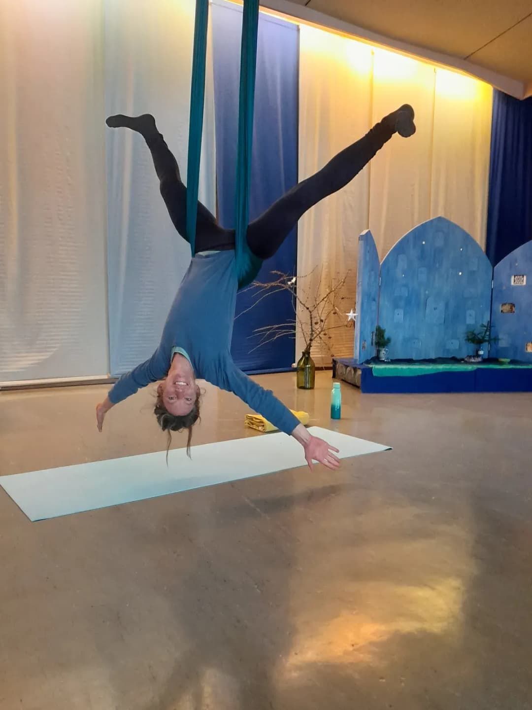 Aerial Yoga im Tuch